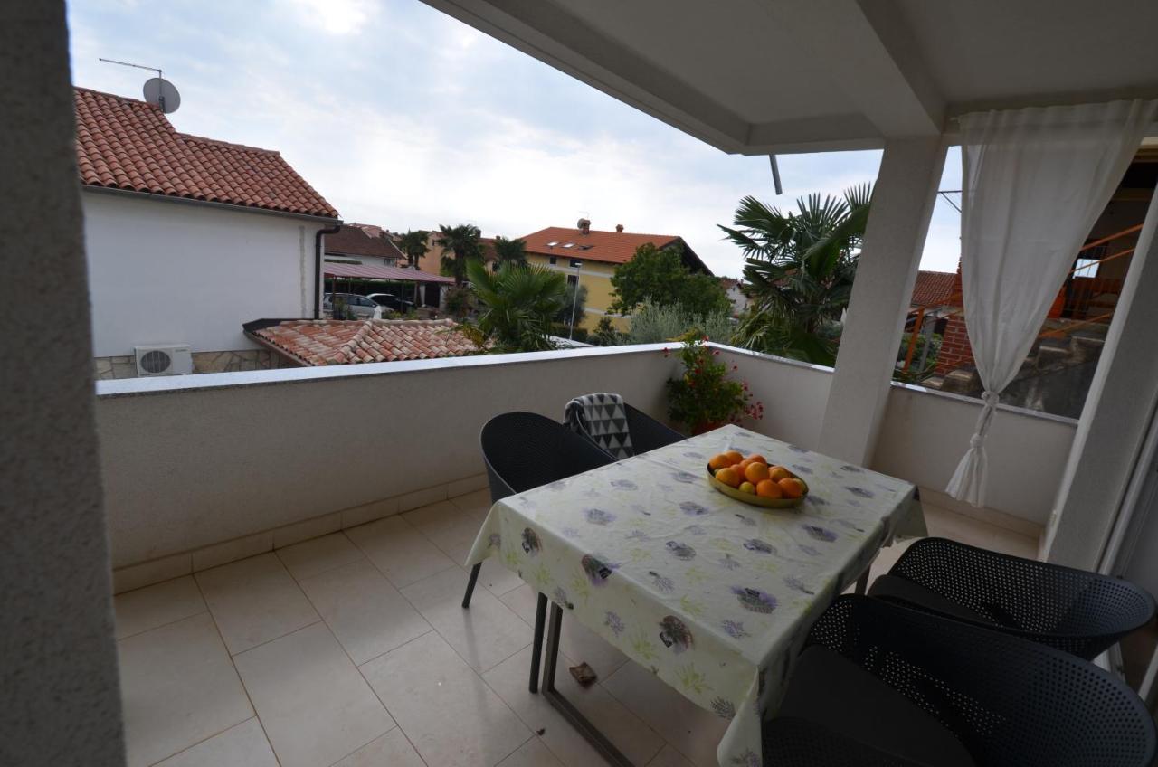 Apartments Karmen Maria Novigrad  Bagian luar foto